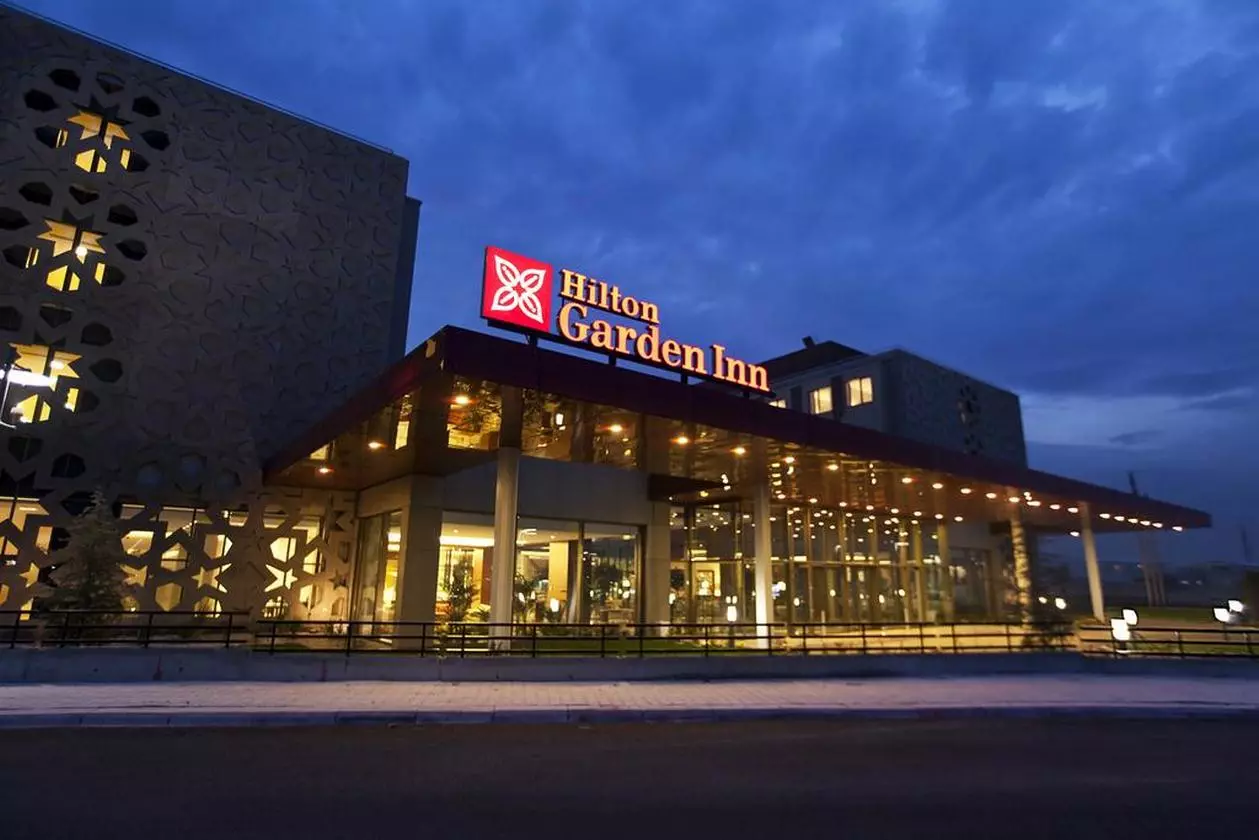 HILTONGARDENINN_SHABAVIZ (7).jpg